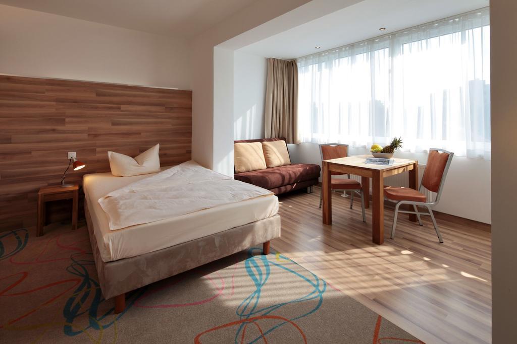 Petul Apart Hotel City Garden Есен Екстериор снимка