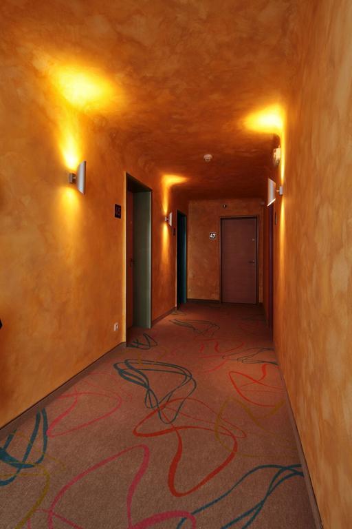 Petul Apart Hotel City Garden Есен Екстериор снимка