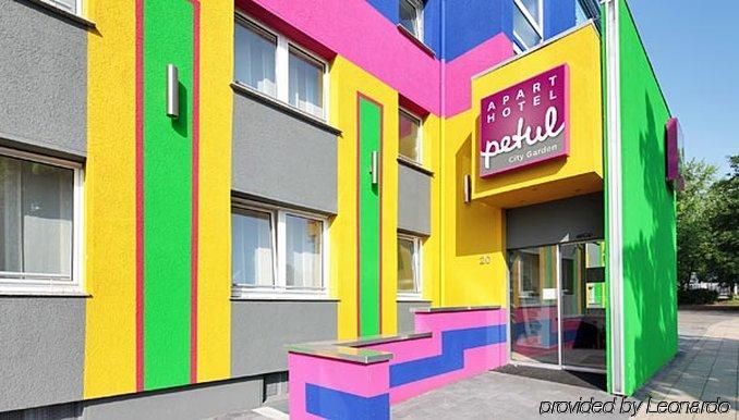 Petul Apart Hotel City Garden Есен Екстериор снимка