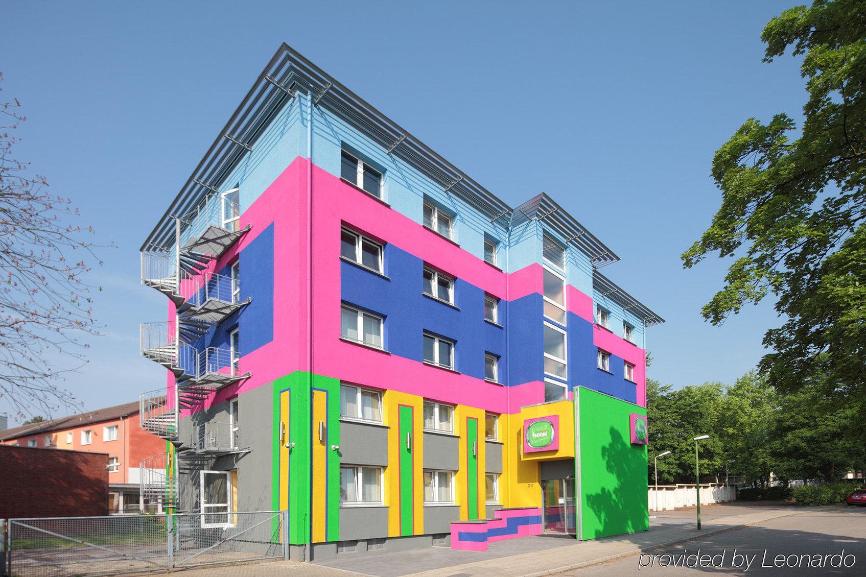 Petul Apart Hotel City Garden Есен Екстериор снимка
