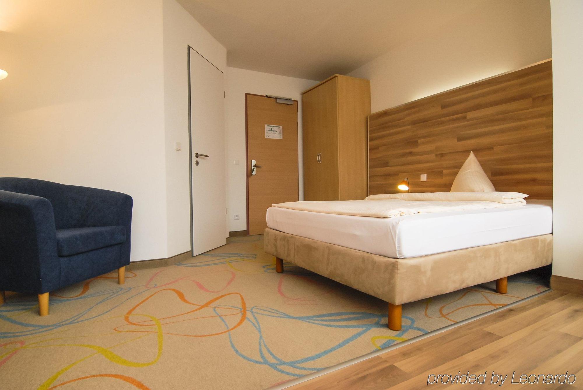 Petul Apart Hotel City Garden Есен Екстериор снимка