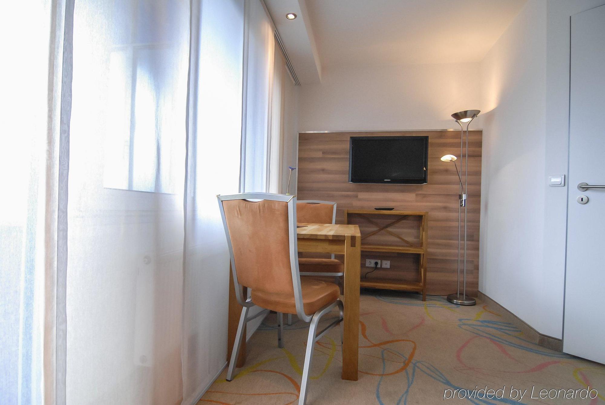 Petul Apart Hotel City Garden Есен Екстериор снимка