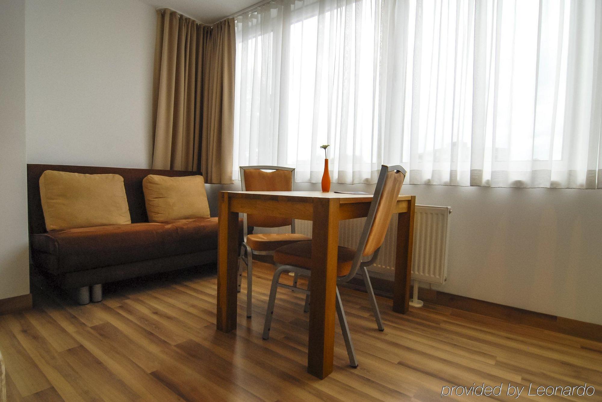 Petul Apart Hotel City Garden Есен Екстериор снимка