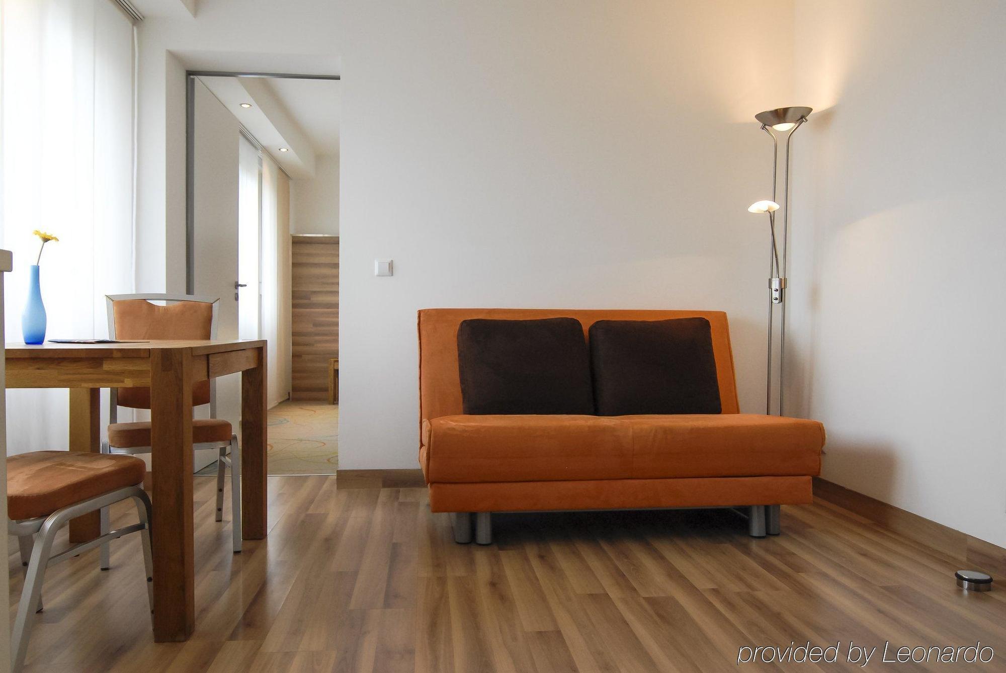 Petul Apart Hotel City Garden Есен Екстериор снимка