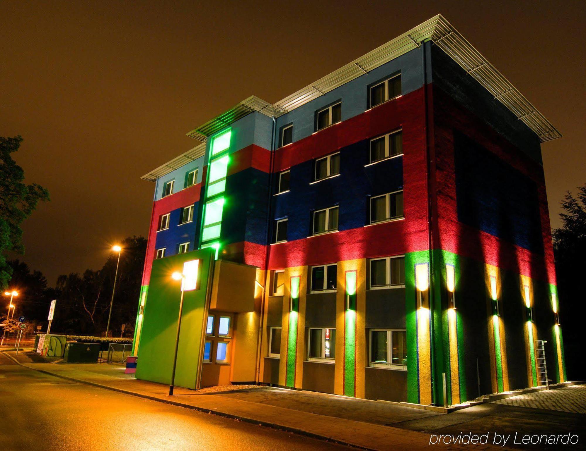 Petul Apart Hotel City Garden Есен Екстериор снимка