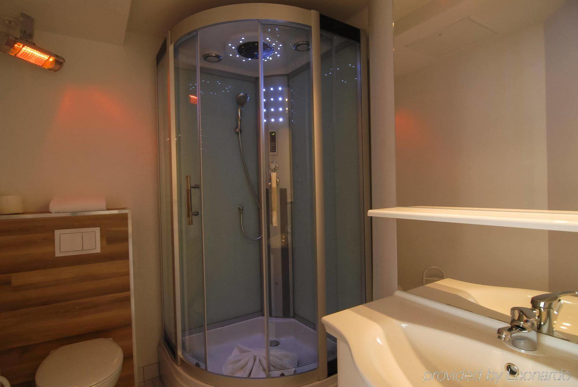 Petul Apart Hotel City Garden Есен Екстериор снимка