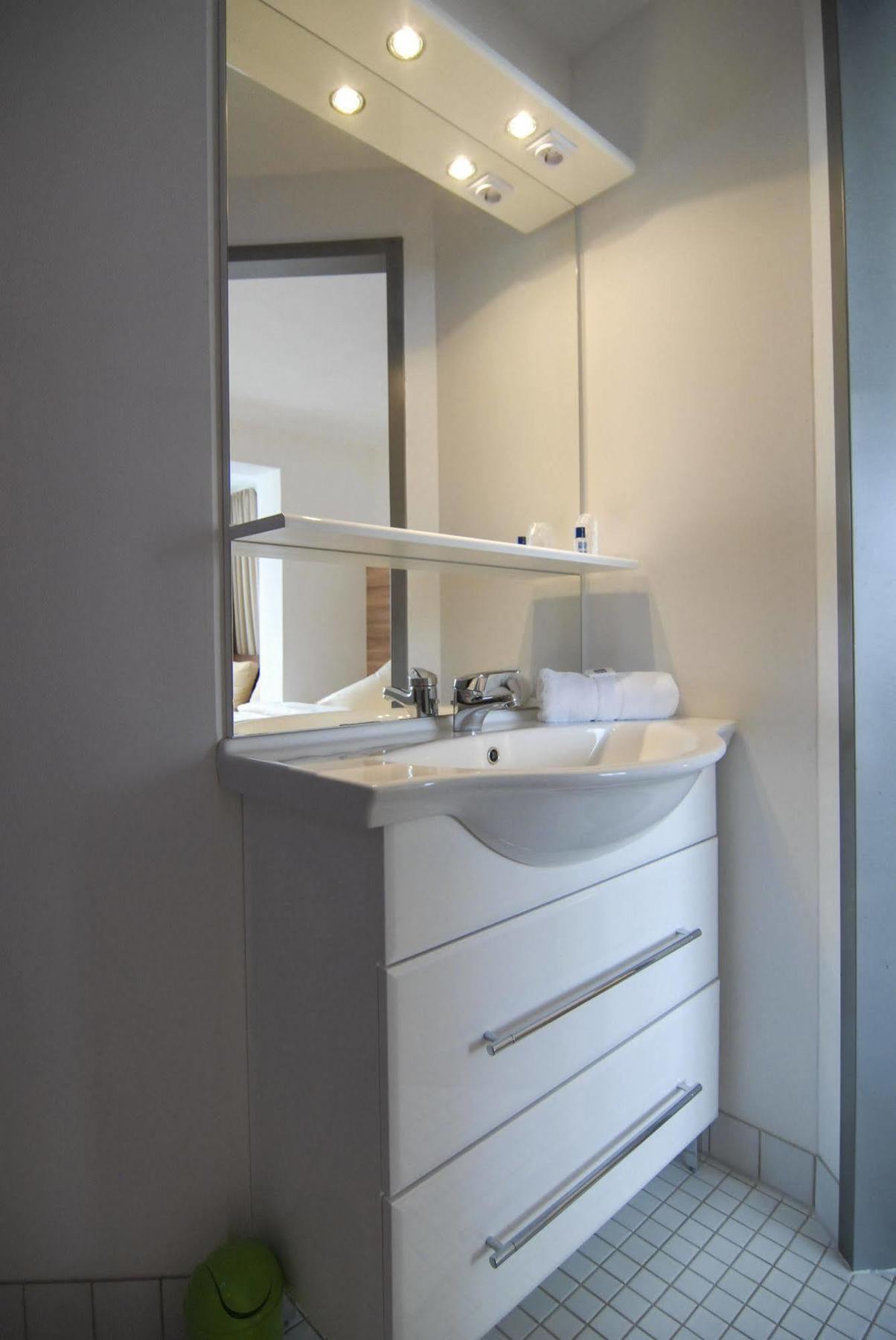 Petul Apart Hotel City Garden Есен Екстериор снимка