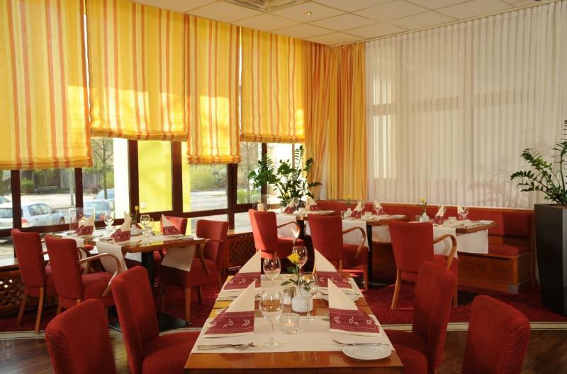 Petul Apart Hotel City Garden Есен Екстериор снимка