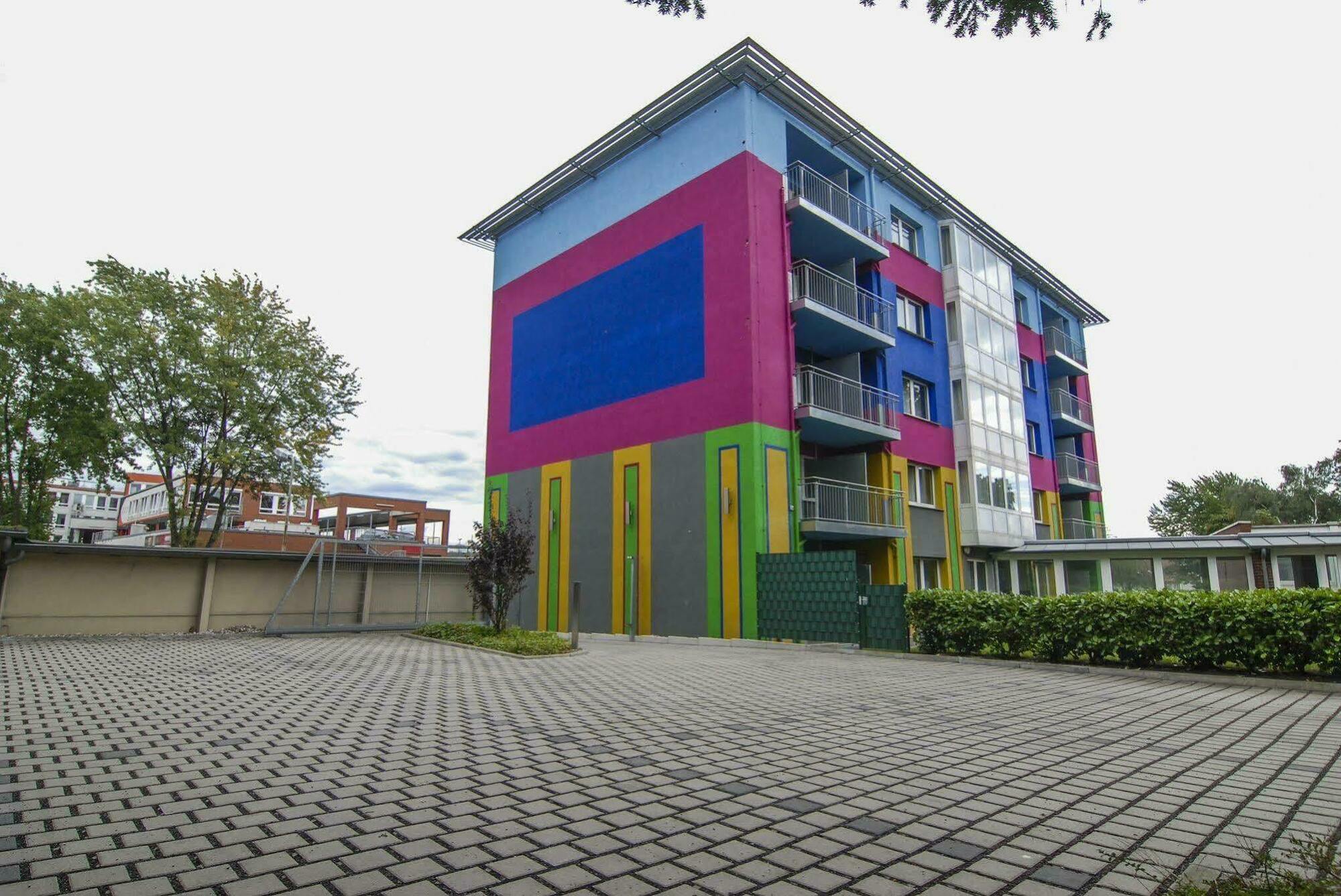 Petul Apart Hotel City Garden Есен Екстериор снимка